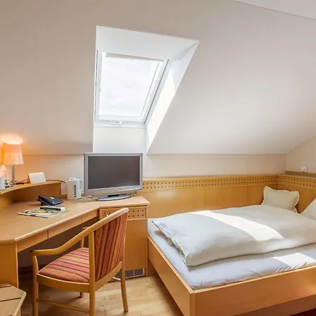 Schöll 3*